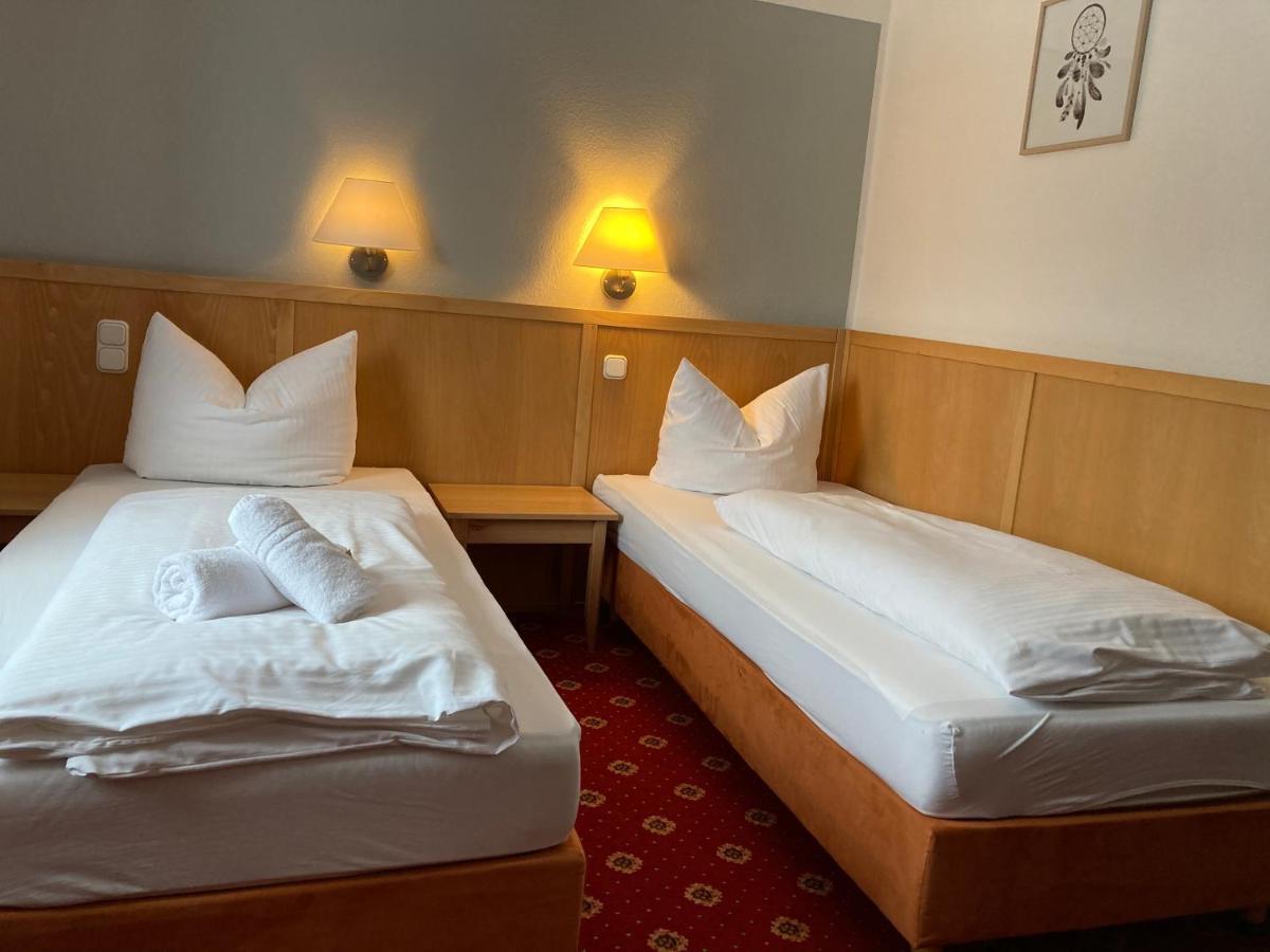 Hotel Und Restaurant Landhaus Veranstaltungshaus Hohenwestedt Extérieur photo