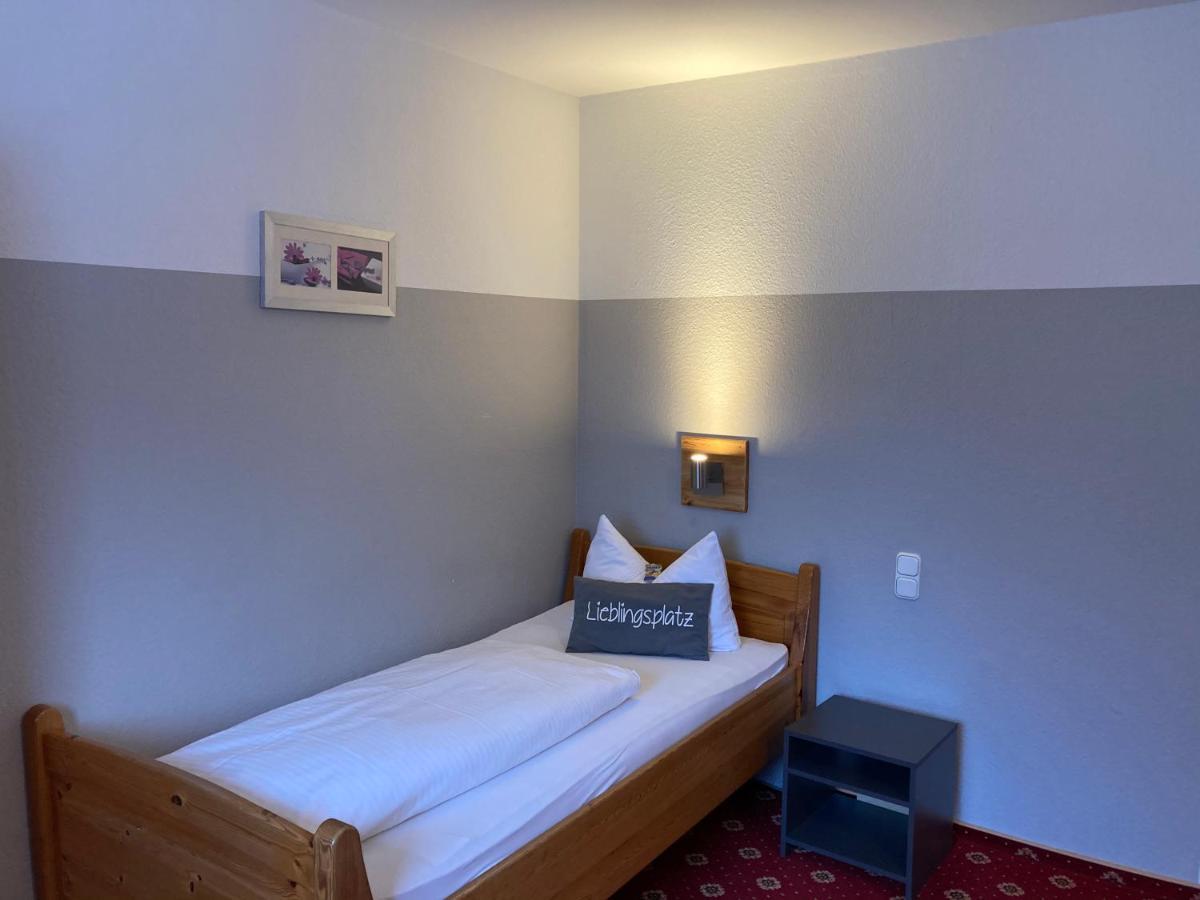 Hotel Und Restaurant Landhaus Veranstaltungshaus Hohenwestedt Extérieur photo