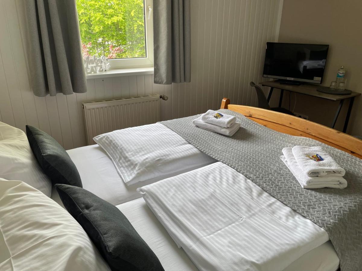 Hotel Und Restaurant Landhaus Veranstaltungshaus Hohenwestedt Extérieur photo